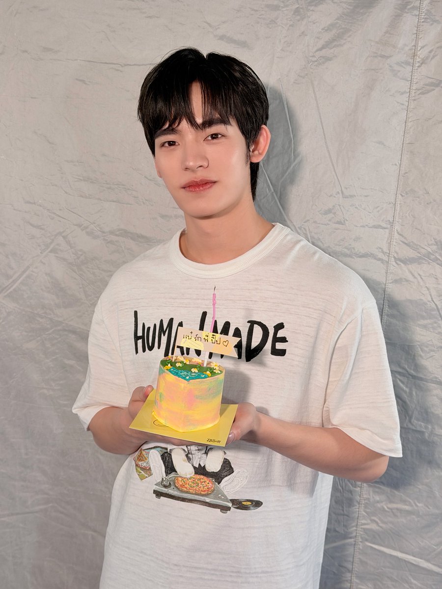 BokBear__DMD's tweet photo. แอบส่งให้พิ่ปิ๊ปไว้ก่อนเดินทางไปต่างปะเทดคับ เค้าตั้งใจเลือกให้มากๆ เหล่ยนา 🫶🏻 ทั้งรสชาติอร่อยๆ ที่จะลงไปอยู่ในพุงพิ่ปิ๊ป และสีสันสดใส ดอกไม้น่ารักๆ มองแหล้วคิดถึงพี่ปิ๊ปเหล่ยคับ 🤲🏻

บ้อกแบร์ (แบ๋) ❤️ พิ่ปิ๊ป

POR 24TH BIRTHDAY
#The24thBloomOfPor 🌟 https://t.co/of1EdWMdJh