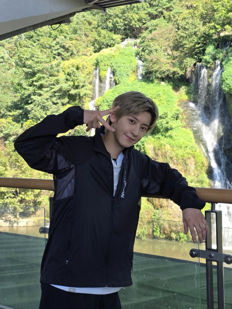 weareoneEXO's tweet photo. #최씨크루 EP.10 ☀️🏃‍➡️
 
#CHANYEOL #찬열
#EXO #엑소 #weareoneEXO https://t.co/cwQDcM4ogq