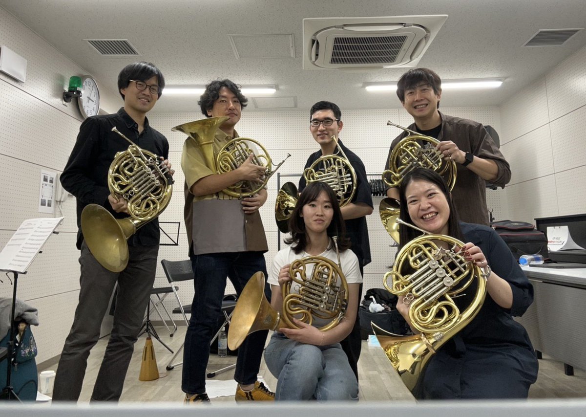 horest103's tweet photo. 本番に向け、今年も岸上 穣 先生@jokoriki にレッスンをお願いしました📯シュティーグラー、ゼイフリート、ワーグナーあたりの王道を中心に、3時間ご指導いただき充実した時間でした。ありがとうございました。

護国寺の同仁キリスト教会にて12月5日14:30開演です🎄
整理券🎫https://t.co/379Xd2YUh6 https://t.co/mnuANhCxwA