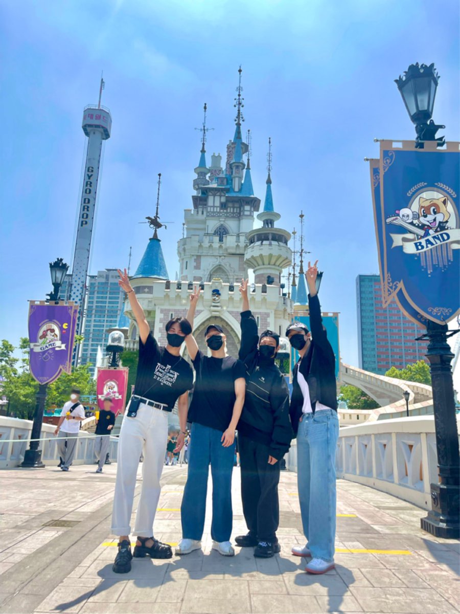 itt81uatzre's tweet photo. 찐따티즈 붐업시켜도 되나용? https://t.co/W0GnN6O79B