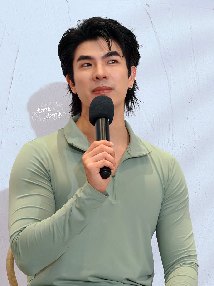 tmk_danik's tweet photo. พี่มาย ลุคออกกำลังกาย คือ หล่อมากกกก 
เขียวตะโกนนนนน 

#Milephakphum 
#HUAWEIWatchGT7xMilePhakphum https://t.co/n2z5quBMwH