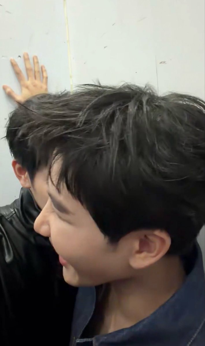 kashmino's tweet photo. 5 mins Khao sleeps away from him and he sulks to the point he has to sniff kiss him like that 😭 https://t.co/b38FuOswhs