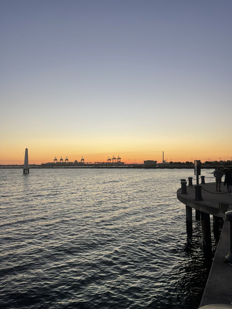 allisonhare's tweet photo. #Sunset
#Melbourne 
#SpringNights
#PortMelbourne https://t.co/YbGvPEE7hY