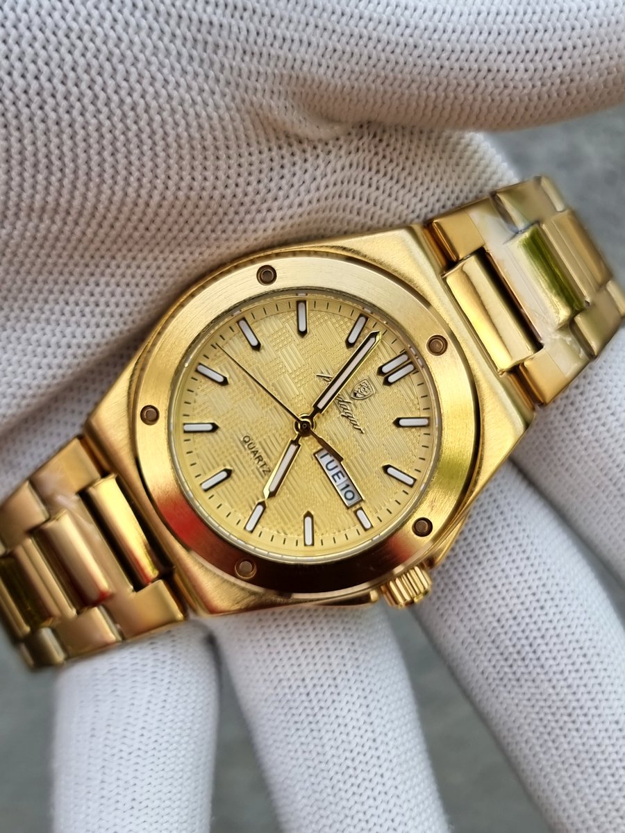 SalimWatches's tweet photo. POEDAGAR Gold-Tone Day-Date Quartz Watch | Abuja
A gold-tone watch with a textured dial, perfect for smart and formal outfits.
₦48,000 | ID: SW021
Free nationwide delivery | 24hr Abuja
DM/WhatsApp to order.
#SalimWatches #WristwatchesAbuja #QuartzWatch https://t.co/lKhDneYEgA