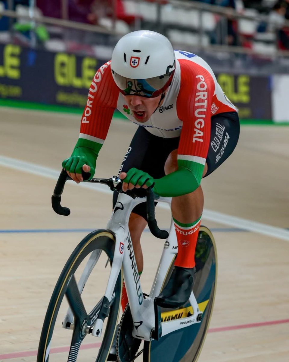 PCMPTMag's tweet photo. 🇵🇹 IURI LEITÃO LIDERA O OMNIUM APÓS DUAS CORRIDAS!

🌈 O vice-campeão olímpico na especialidade lidera com 76 pontos, após vencer o scratch e ter sido terceiro na tempo race. 

🔜 O português regressará às 12:01 e 13:23 para as corridas de eliminação e por pontos.

#Shangai2026 https://t.co/Ncim7k8jYB