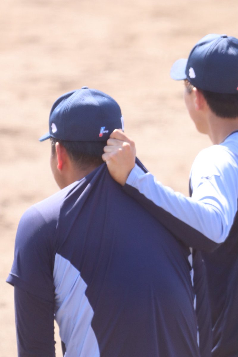 chhimmhh's tweet photo. 2026.10.17  南郷
ふざけすぎて黒田に首根っこを掴まれて引き戻されてました😞
#岩城颯空  #埼玉西武ライオンズ #seibulions #フェニックス https://t.co/dR4UiHcebw