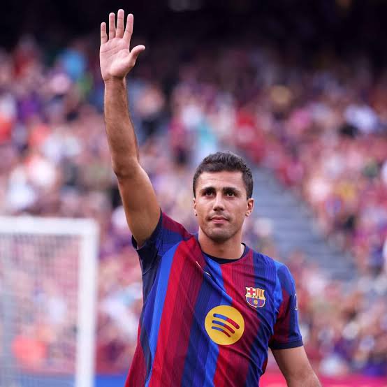 FCBrodrifan26's tweet photo. Hands up if your team plays football today 💙❤️ https://t.co/6g0tJLqQmQ