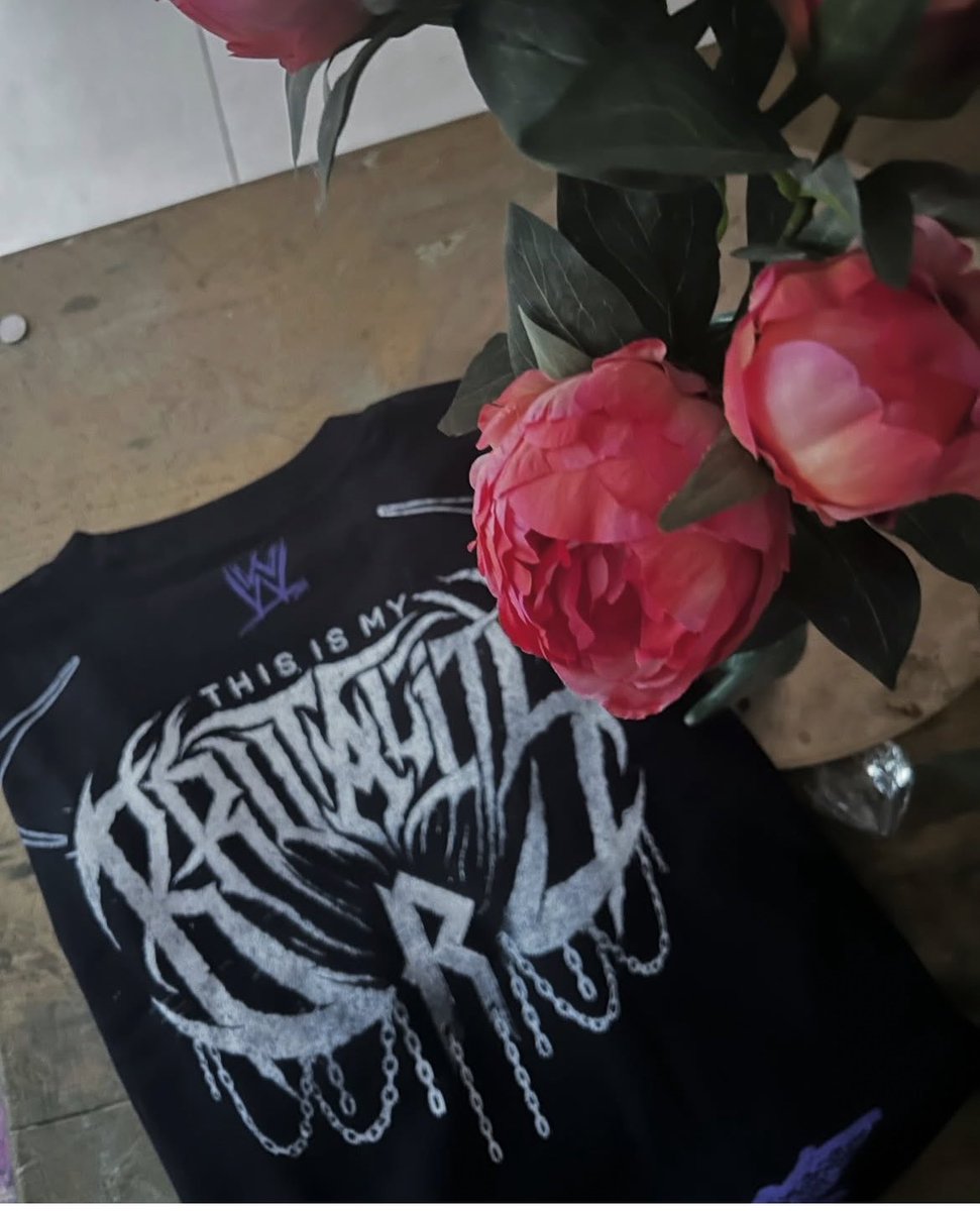 sienna_warrior's tweet photo. A little note straight from the heart and proof that there are still honest, respectful supporters out there. 💫 Dedicated to @RheaRipley_WWE and all the WWE Superstars. #RheaRipley #WWE #WrestlingCommunity #Mami #Respect https://t.co/mH25uoNosb