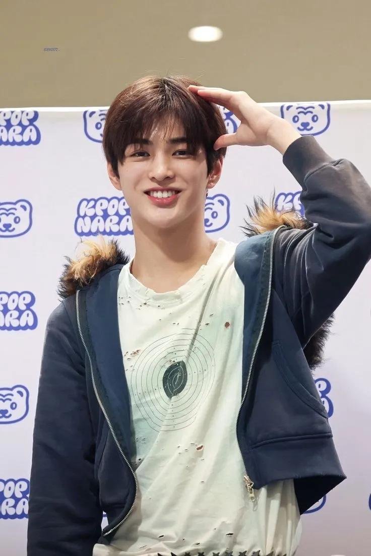 spiderman_vlt's tweet photo. @keonhosmile_vn Every new moment reminds IKEONIC why Keonho is their ACEKEON MAKNAE, a talented 5TH GEN IT BOY with undeniable HOGAN EFFECT.

KEONHO CAPTIVATES THE LENS

#NOLimitswithKeonho
#CORTIS_NOLFest2026
#KEONHO #건호 https://t.co/gXbzoxMlTq