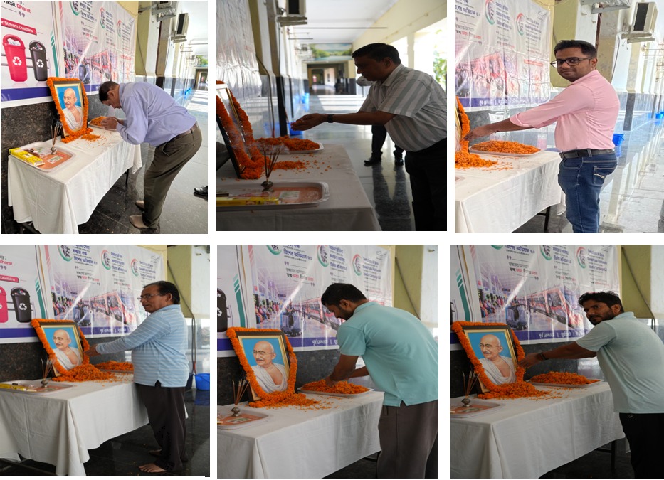 jmpworkshop's tweet photo. जमालपुर कारखाने के सीडब्ल्यूएम पोर्टिको में गांधी जी के चित्र पर श्रद्धासुमन अर्पित किए गए।
TRIBUTES TO GANDHI JI’S PORTRAIT AT CWM PORTICO JMPW
#GandhiJayanti #JamalpurWorkshop https://t.co/deh8R3hD8W