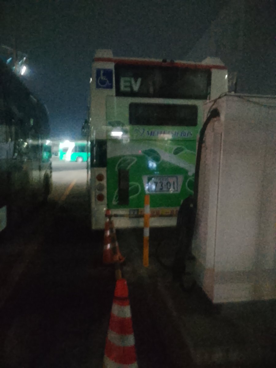 Rei11577's tweet photo. 分かりにくいけど名古屋から謎に転属してきた
EVバス7301 https://t.co/RjkcmFuVsh