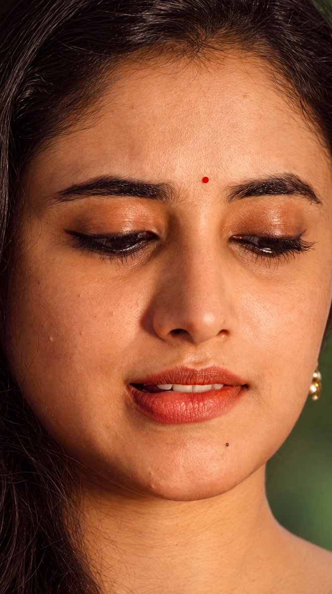 bulliabbayi_'s tweet photo. Wahhhh 🤤🤤🤤 PAM facecard yem undhi raa 🥵🥵aa expression choosthe thelavarulu... ****
#PriyankaMohanhot #PriyankaMohan #PAMFaceCard https://t.co/MgSzCIVX0R