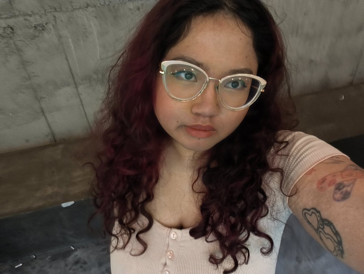 daymoiselle's tweet photo. // rl 

selfie di cafe model gak jadi bagus jg ternyata https://t.co/LEJ4MYYBJJ