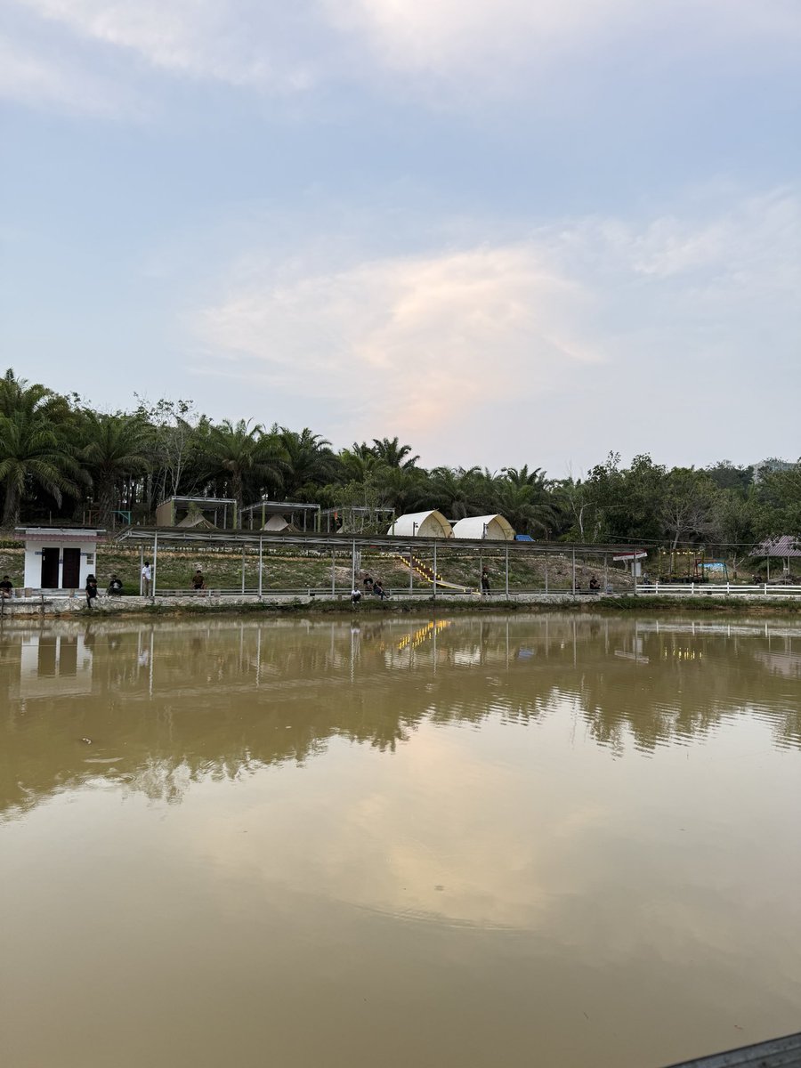 cravingshyt's tweet photo. diajakin mancing abangku, gak suka gerah banget🤗 https://t.co/BQVHoNOZK2