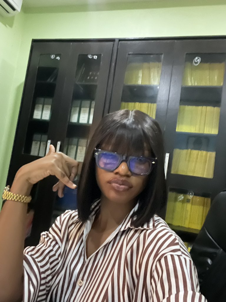 nenyeexx's tweet photo. Made it to the weekend but at what cost?🫩 https://t.co/Av7dkk3qXX
