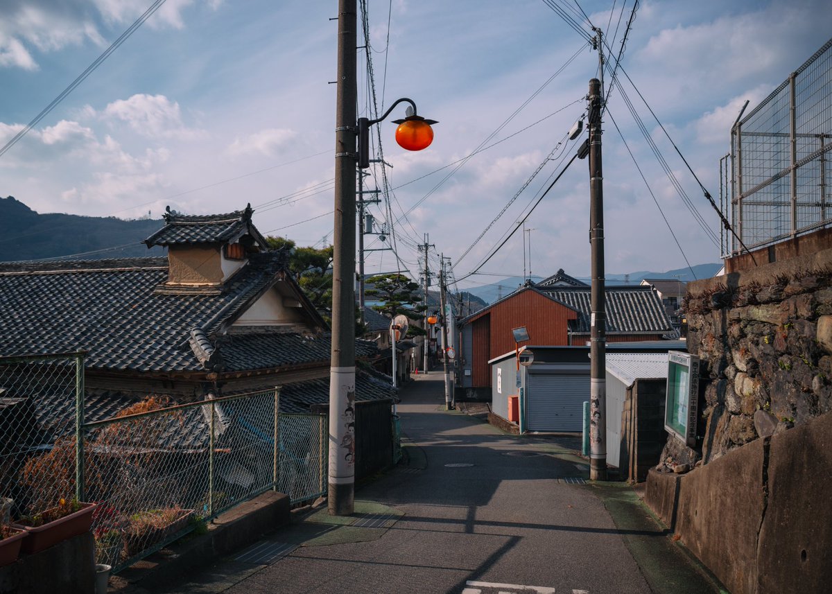 North_ern2's tweet photo. 柿が灯る街 https://t.co/5Au5NDSVk9