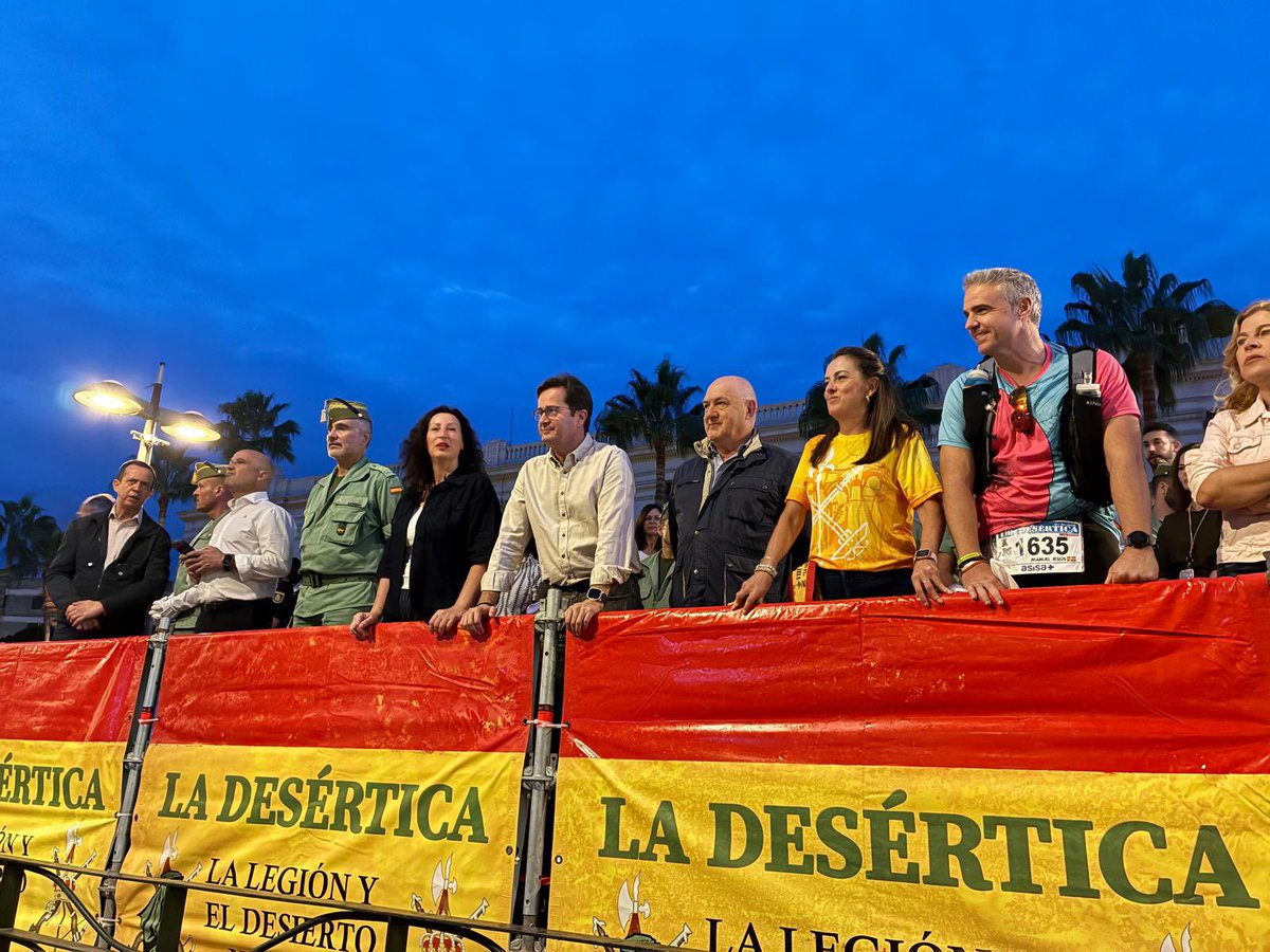 AlmeriaJunta's tweet photo. 🏜️ ALMERÍA VIVE LA DESÉRTICA

El delegado del Gobierno de la Junta de Andalucía en Almería, Francisco Góngora, junto a la delegada de Agricultura, Aránzazu Martín, y el delegado de Cultura, Juan José Alonso, han estado presentes en la salida de La Desértica. https://t.co/X7AK9VMBmp