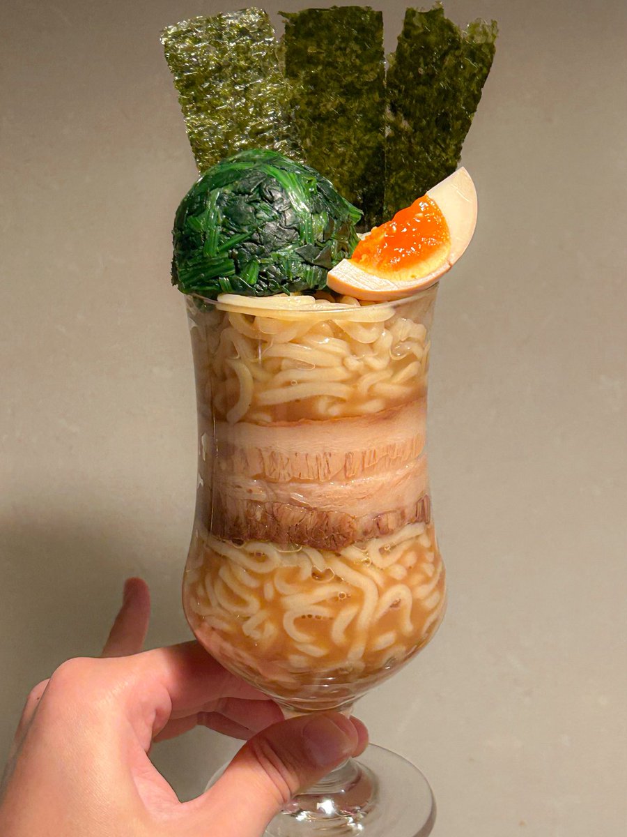 morisugi_warota's tweet photo. 自分、クリームソーダみたいな家系ラーメン作れます
喫茶店で働かせてください https://t.co/Kh5Cr7Amx0