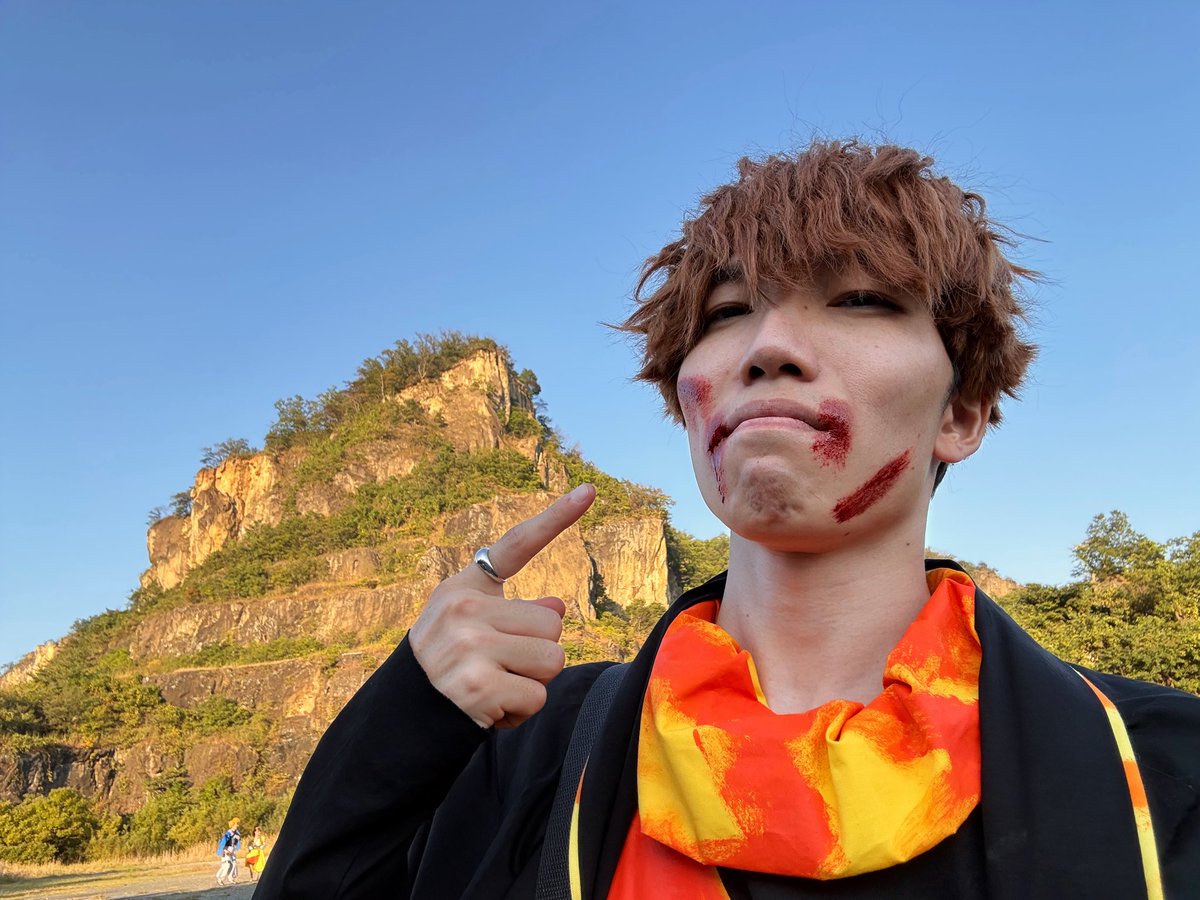 cos_yasaka05's tweet photo. 今日は岩舟で🛞併せでした！！☺️ 素敵なメンバーと夢のような時間を過ごせて本当に幸せでした😊😊久しぶりにお会いできた方、初めましての方とたくさん交流できて飴もたくさんの人にお渡しできて良かった！！そして初の傷メイクもやってもらったので見てください！！！！

#ほぼ遠征民のbnbm併せ1017 https://t.co/czg4FELa5o