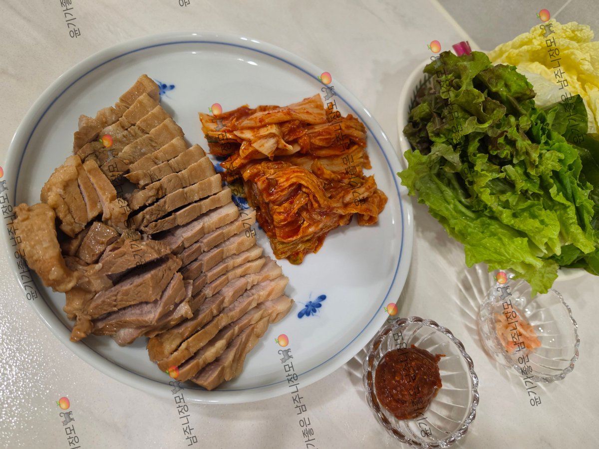 kkudangsuga's tweet photo. 배추가 넘커서 쥐똥만큼 김치를 담은김에 수육했는데 내이뿐 윤기 꼬기머글까?
아직두 자는 꼬순이 너냐?
I am voting for #ARIASBTS at the 2026 ARIA Music Awards https://t.co/sayeaBEdfW