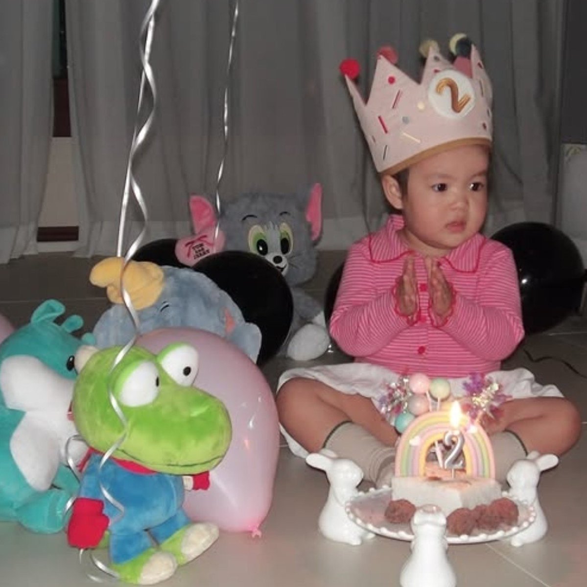 96foolz's tweet photo. 2 years old na online pamangkin ng carats 😭 https://t.co/tXZSrt9feV