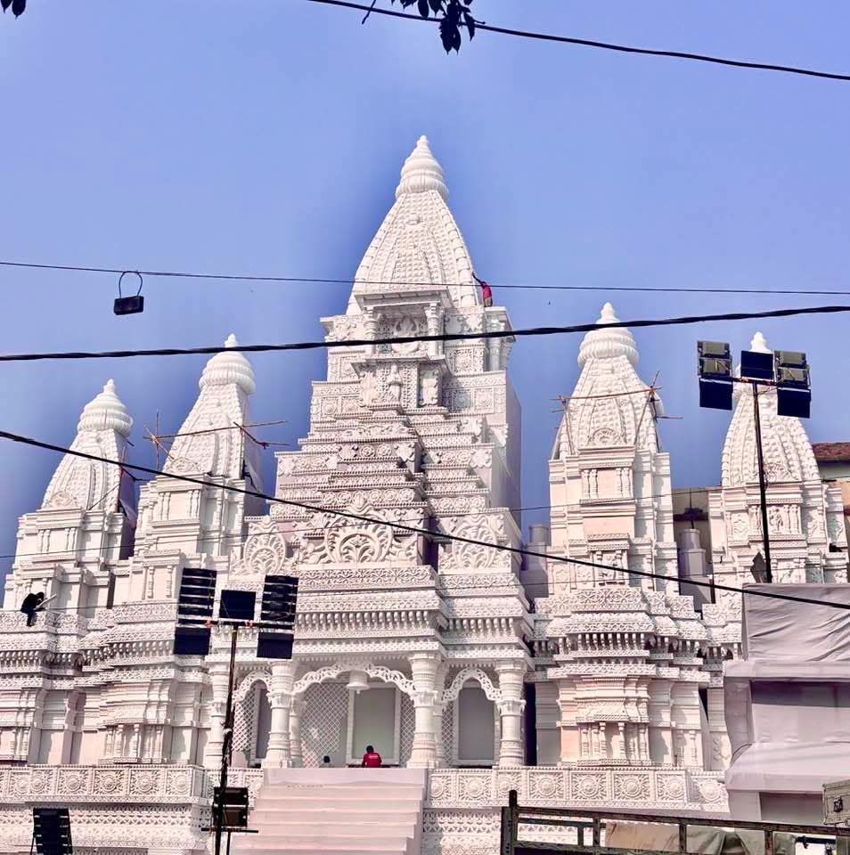 KhabriIndia's tweet photo. आज नवरात्रि की पावन सप्तमी तिथि पर गोपालगंज का राजा दल पूजा पंडाल माँ दुर्गा के भव्य स्वरूप, आकर्षक सजावट और मनमोहक रोशनी से सज-धजकर पूरी तरह तैयार है। ✨🚩
माँ दुर्गा से प्रार्थना है कि सभी भक्तों के जीवन में सुख, शांति, समृद्धि एवं खुशहाली बनी रहे। 🙏🌸
#Gopalganj https://t.co/U7fMXkKsmF