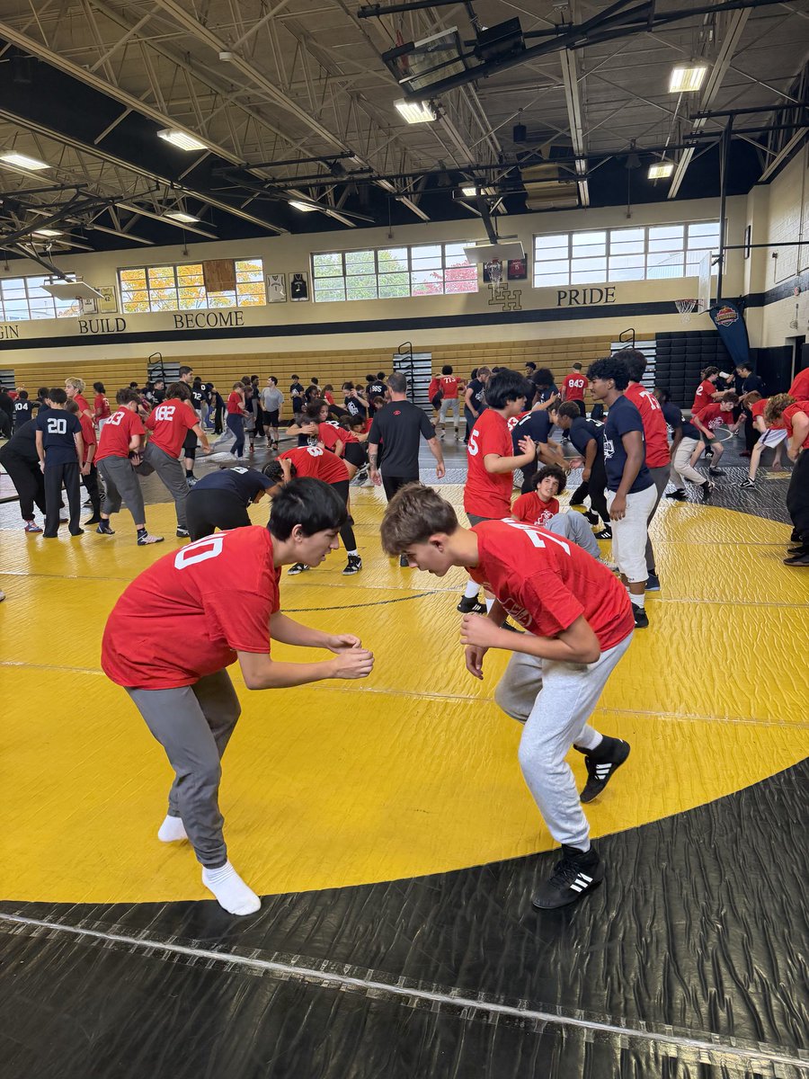 USMCSLA's tweet photo. HITTIN THE MATS IN EAST HARTFORD! 💪🤼🔥 https://t.co/Rn2Lqzgxw1