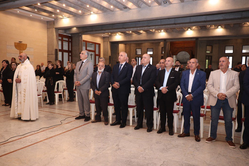 selimelsayegh's tweet photo. من إحياء ذكرى قسم حياطة الكتائبي: واهِمٌ حزب الله إذا فكّر بفرط الدولة اللبناني.

https://t.co/iVHORuRUHv https://t.co/sQHjNrWsIv