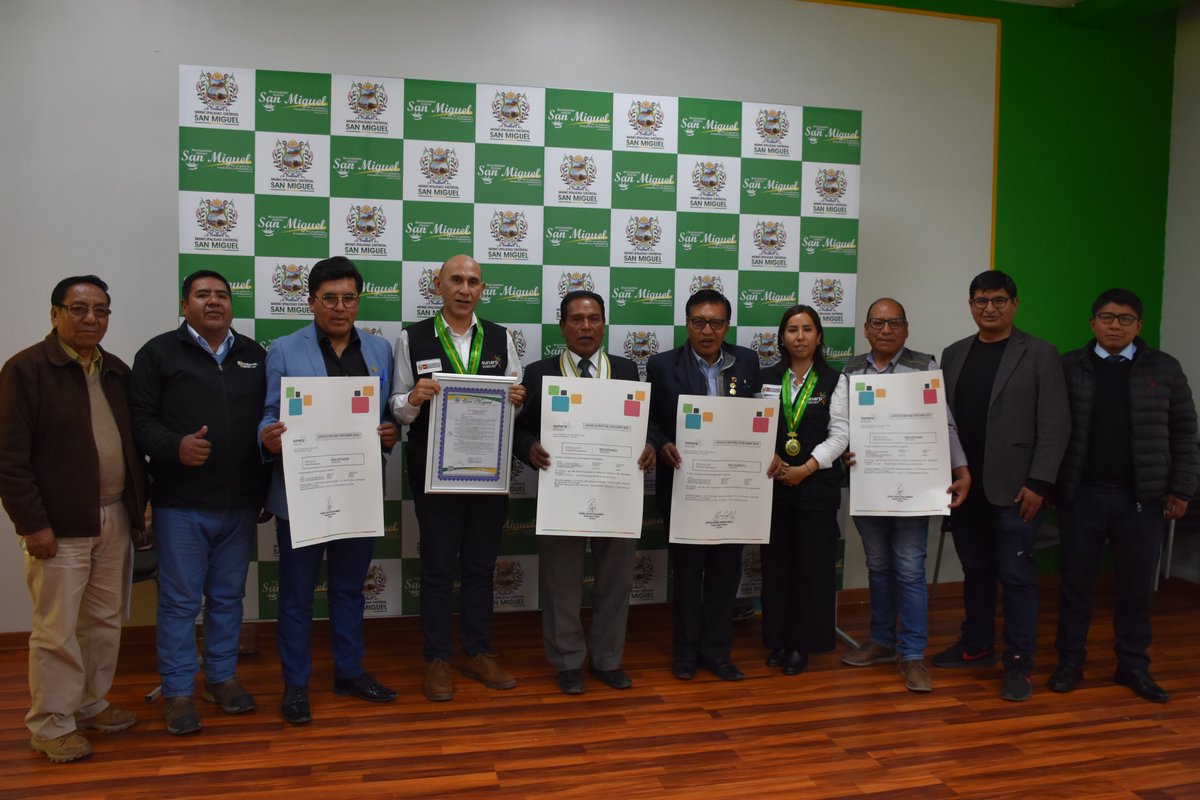 SunarpOficial's tweet photo. #NoticiasSunarp | 🏢En el marco del 32.° aniversario institucional, #SunarpPuno realizó la campaña Sunarp en tu Pueblo en San Miguel, San Roman, con 736 orientaciones, 188 títulos presentados, 8 servicios de publicidad registral y 90 estudiantes capacitados.

#Sunarp32Años https://t.co/FoHw3vzkze