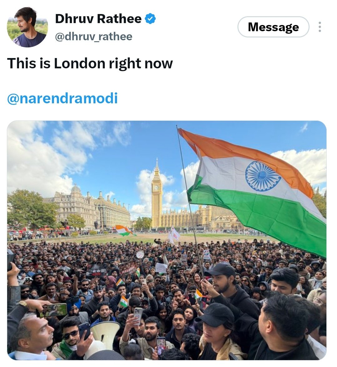Adityaacard's tweet photo. Narendra Modi literally forced Pakistanis and Bangladeshis to hold the Tiranga 💀

NEVER SEEN A BIGGER DESHBHAKT THAN MODI JI 🔥 https://t.co/SO83qLxvNc