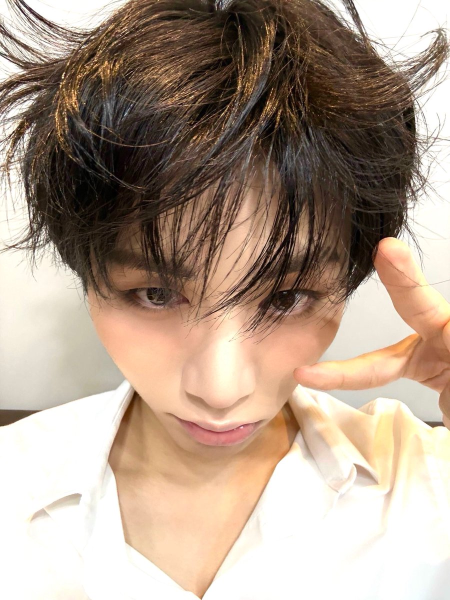 cainstellation's tweet photo. menemani ecan  dari era skentut anti aegyo sampe sekarang mulai embrace sisi imut dan cantiknya, I'm so proud of him🫶🏻 https://t.co/Uqrbax8Csp