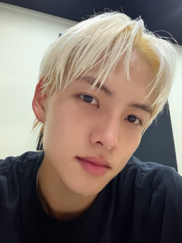 tayeechanlovers's tweet photo. TUH KAN UDAH PAP LAGI https://t.co/3cASefrgzU