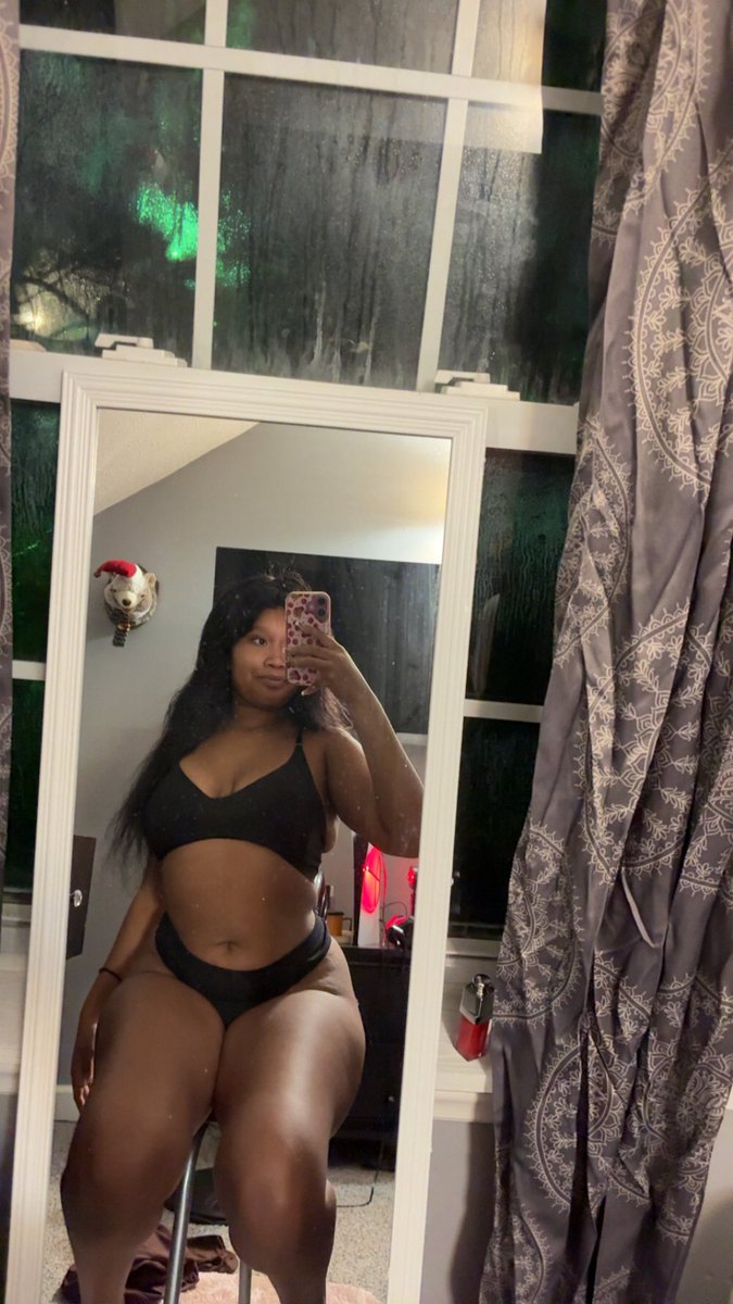 SamiyahSuarez3's tweet photo. Repost for mommy daddy #foryoupage #followmedada #foryou #blowup https://t.co/3SexMt1cMT