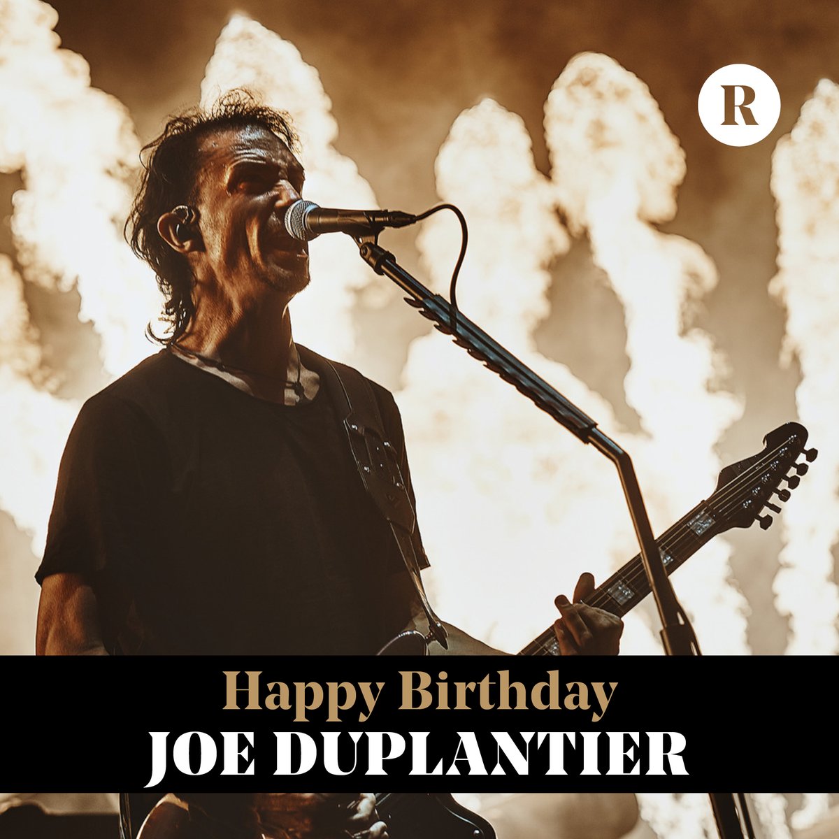 Revolvermag tweet picture