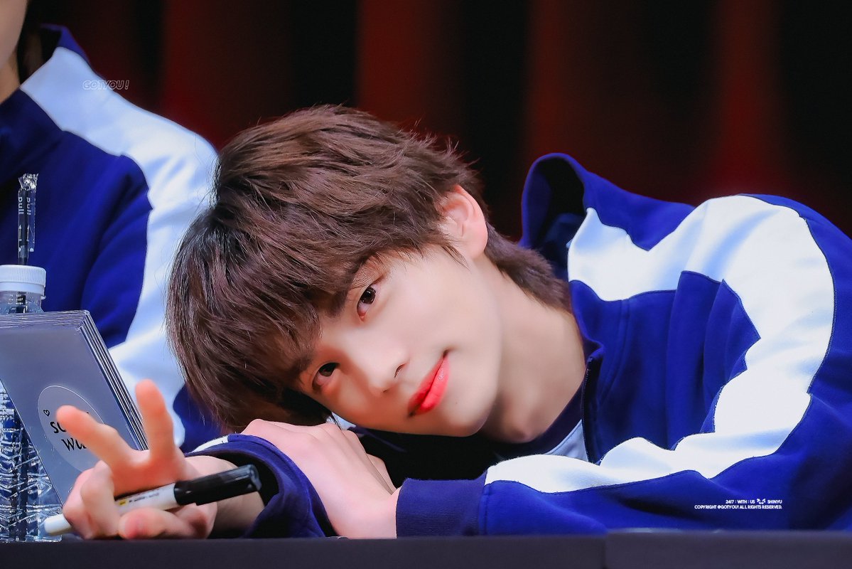 tws031107's tweet photo. 100....1일 💙 

#TWS #투어스 
#SHINYU #신유 https://t.co/MsCv8yppna