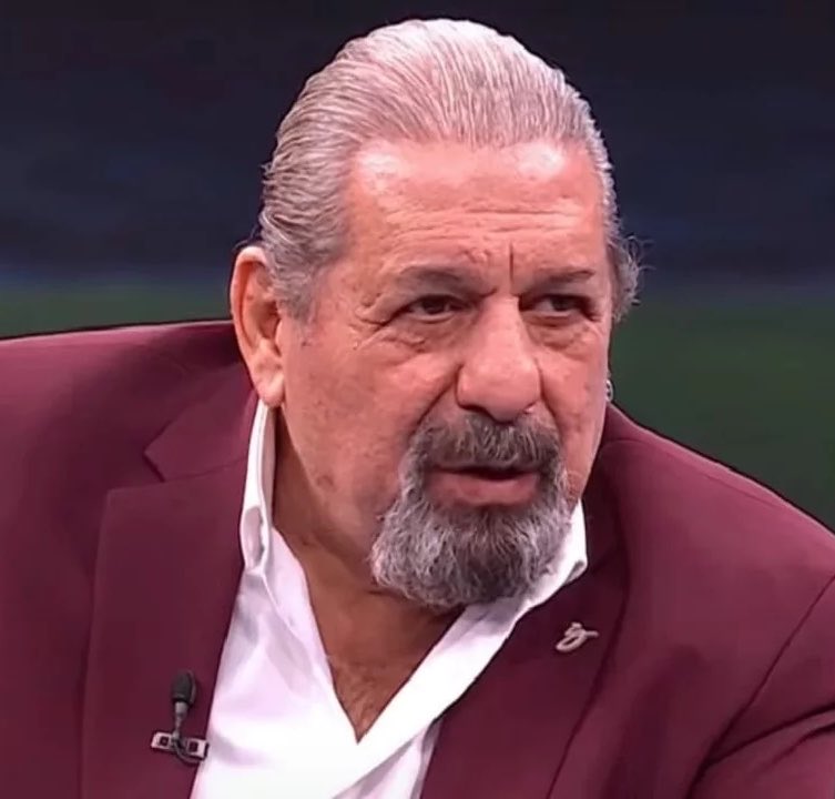 SaracogluSports's tweet photo. Erman Toroğlu:

"Leao, Türk futbol tarihinin en büyük kazığıdır." https://t.co/nm9SFJzriE