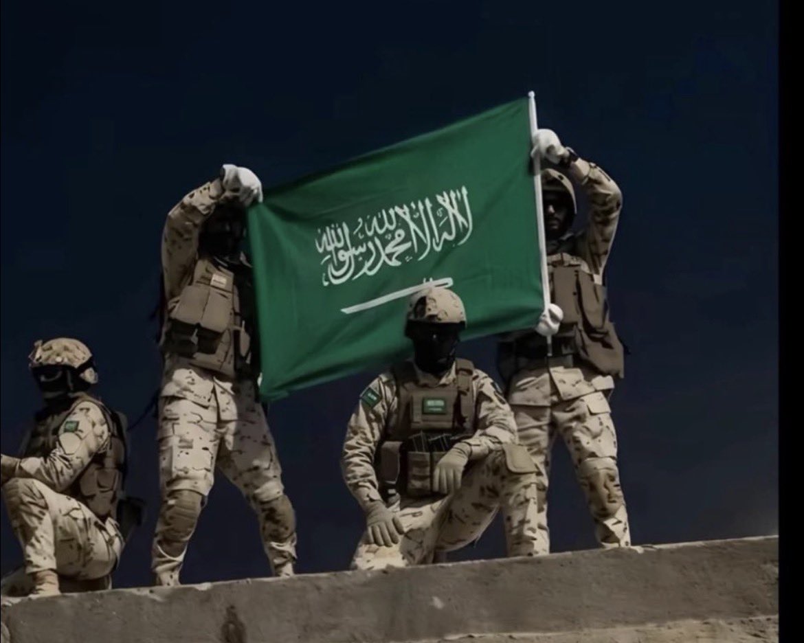 Saudi_1008's tweet photo. اختصاص السرقه الجديد سرقة صور لان ماعندهم جنود يفتخرون بعلمهم او ماشابه https://t.co/tEp0ZRX6qV