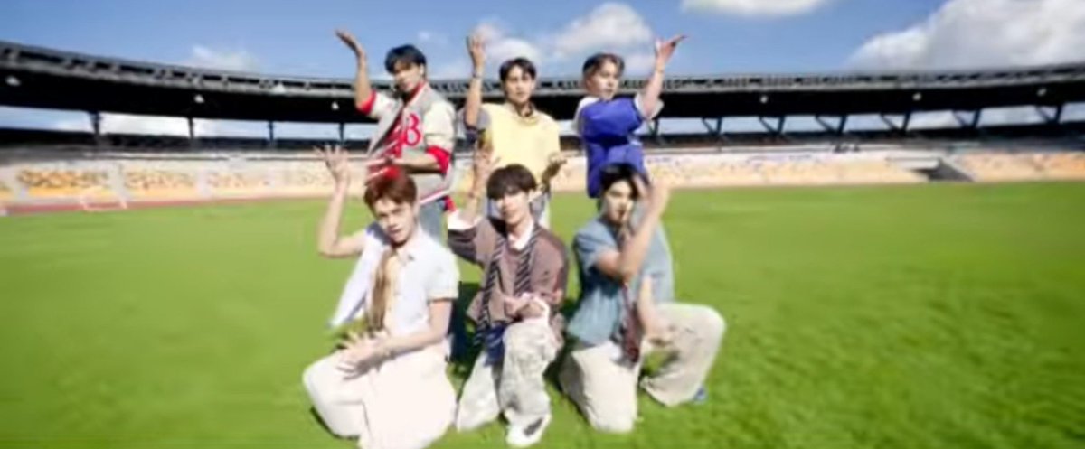 artxensvt's tweet photo. FEELS LIKE BUSKING+REUNION WITH THE ARTIFI GRASS HAHAHAHAHAH I LOVE IT ALREADYYY😭🫶🏻

DAYONE DOD MV TEASER TWO

#DAYONEOfficial #DAYONE_DOD https://t.co/1QwGjxWwss