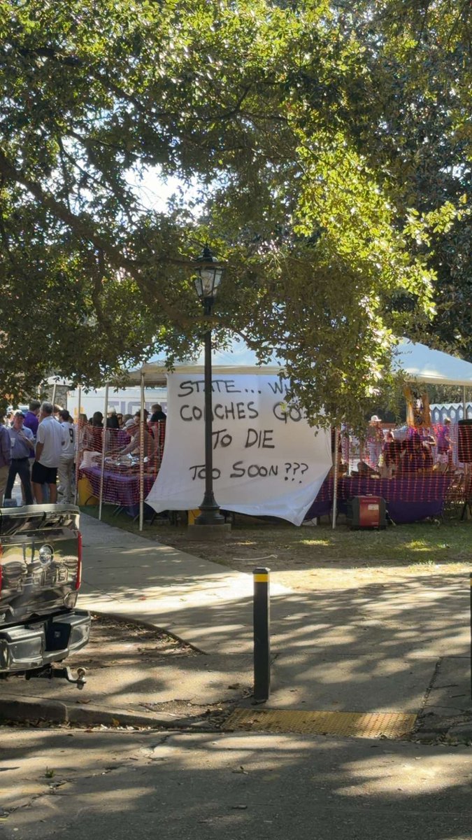 BigBrainBulldog's tweet photo. I hate LSU… Scum of the Earth. https://t.co/d1PY2L6DcW
