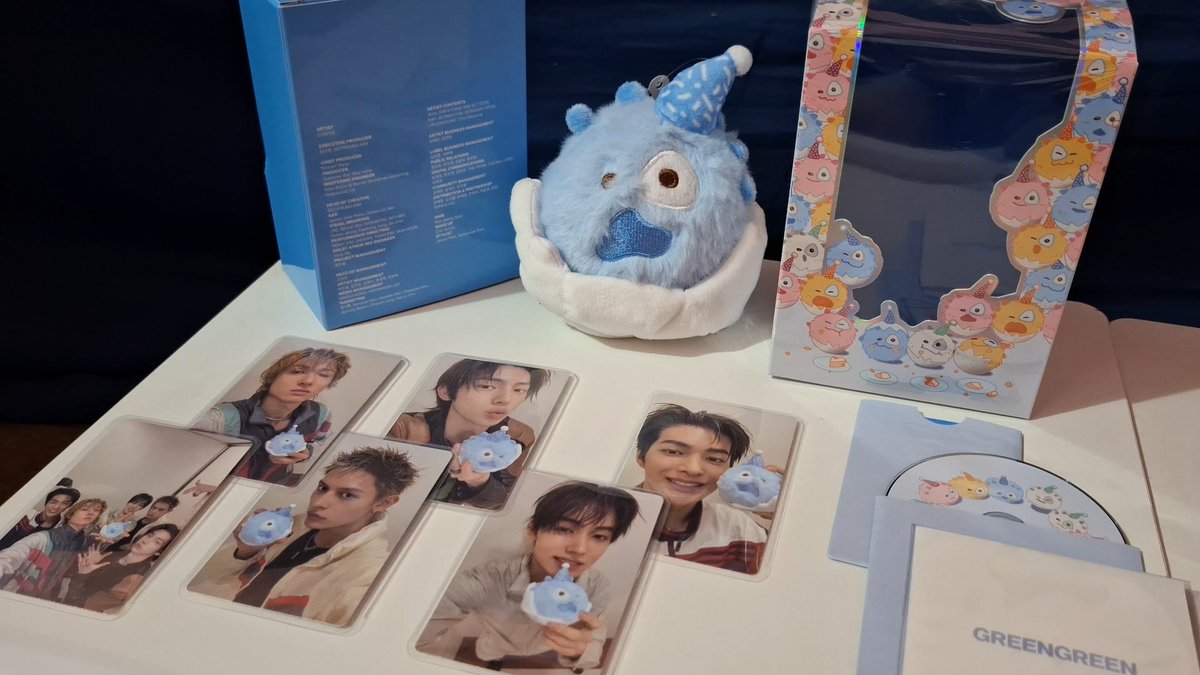 niskocart's tweet photo. 📬 happy mail time 𖹭.ᐟ 

baby blue corball has arrived home safely! https://t.co/CDw2EqPybL