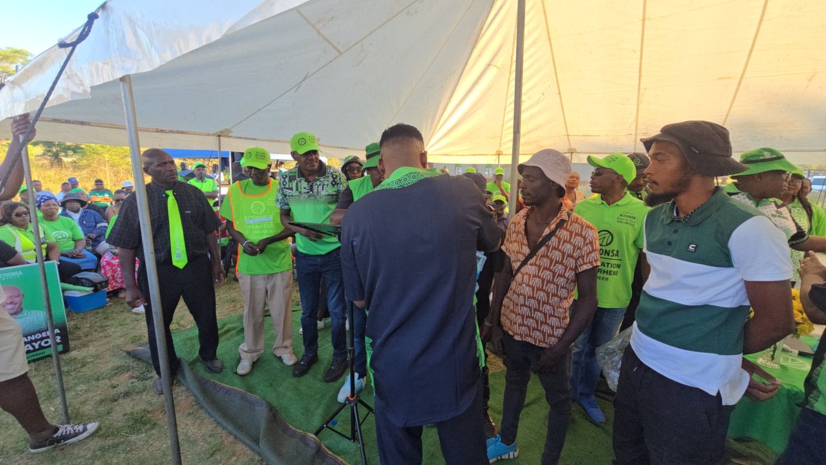 ActionSA_LP's tweet photo. Provincial Chairperson Victor Mothemela welcomed new members from the ANC, SANCO and local musicians into ActionSA.

The movement to fix Mopani is growing.

#VoteActionSA #LetsFixMopani https://t.co/N77CqoxGHR