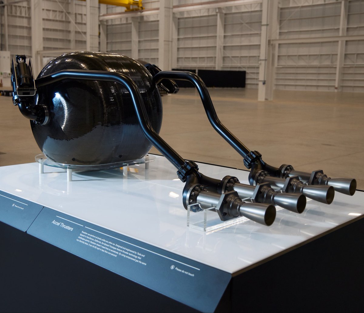 SpoxSpace's tweet photo. A Roadster thruster produces more thrust than a Draco thruster https://t.co/dyI40aeWqu