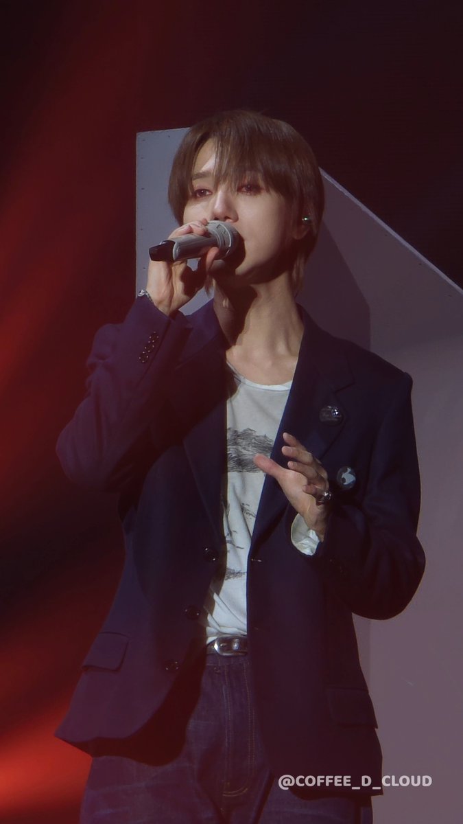 COFFEE_D_CLOUD's tweet photo. 20261017 YESUNG 10TH ANNIVERSARY TOUR ABOUT THE THINGS WE CALLED ORDINARY IN SEOUL DAY 2 

우리의 시간

#Yesung 
#예성 
#イェソン 
#艺声 https://t.co/iRWHYIsrn4
