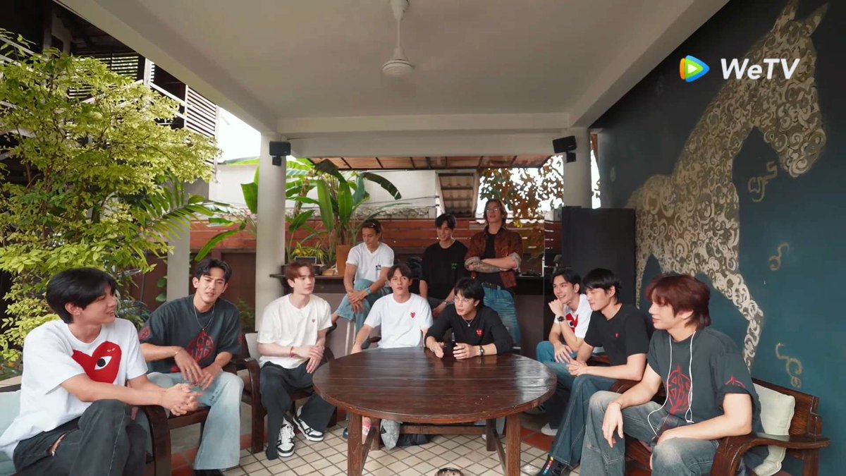 nleen_pp's tweet photo. everyone wear tshirts couple , so cutee 🙂‍↕️🫂❤️

#NourTheSeries
#FoolInLove 
#toeyphoom
#bosstong
#copbank
#littleanton
#guyohm
#jaosua https://t.co/JSPvt9jepm