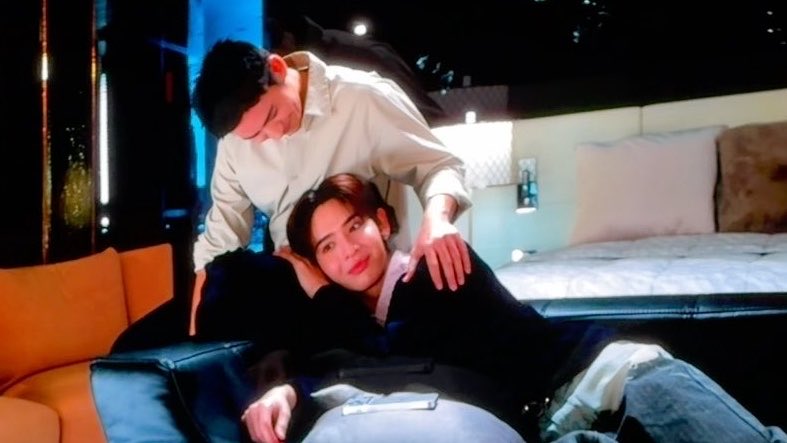jamesphere's tweet photo. and they’re acting like nothing happened 😭

MR FANBOY CHAPTER 8
#MrFanboyEP8 https://t.co/2qXW0M2Ppu