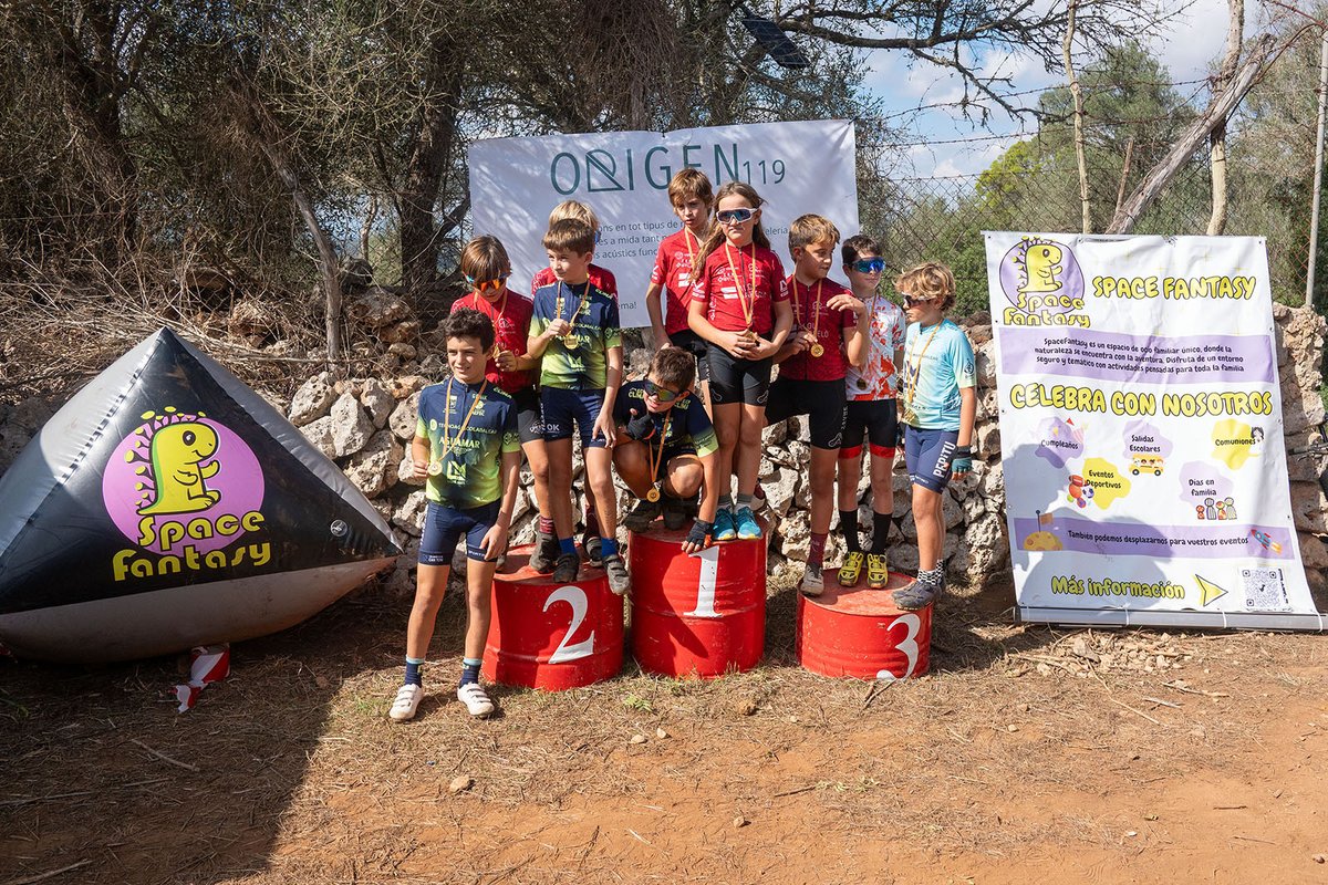 _FCIB's tweet photo. "I XCO COSTITX SPACE FANTASY"
Challenge XCO BELOO

Este sábado 17 de octubre ha tenido lugar la penúltima prueba de la Challenge XCO BELOO, siendo además el "bautismo de fuego" del Club Ciclista Costitx, que se ha saldado con un gran éxito...

INFO completa en Facebook. https://t.co/uw4nXPYxbu