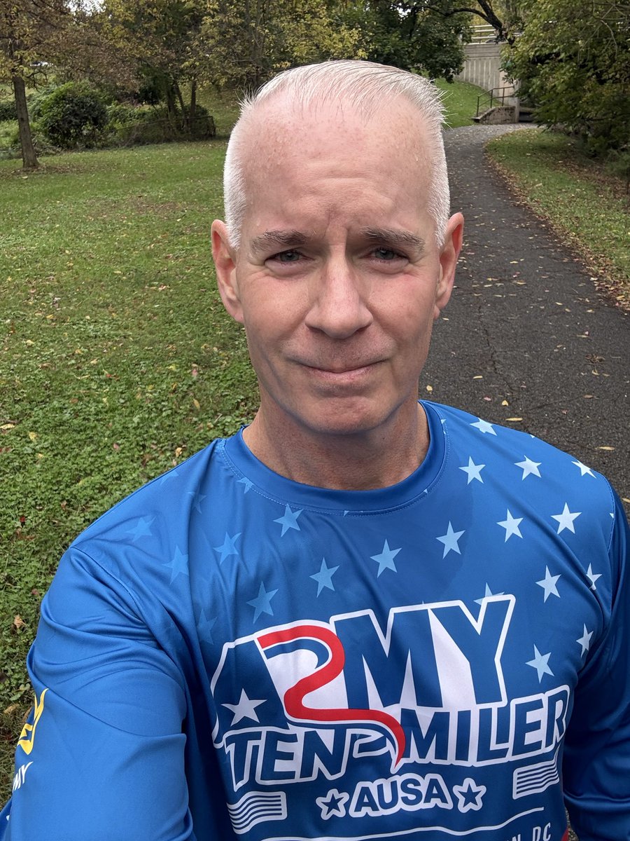 Delta06Running's tweet photo. Saturday morning strength followed by a solid 10K training run. It really felt like Fall this morning 🤩 Last long run tomorrow prior to the Marine Corps Marathon.

#delta06running https://t.co/R9fnSjpJn8