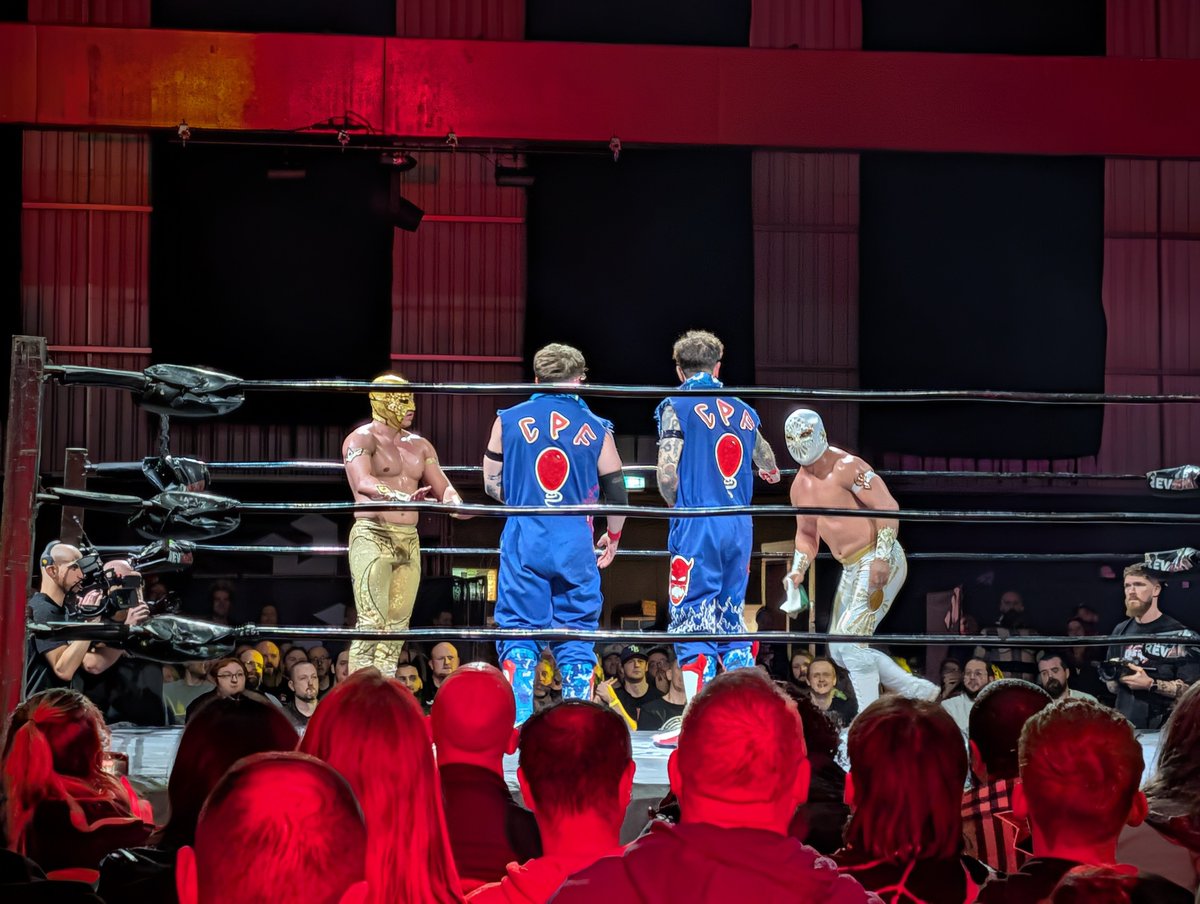 Sedona_Red's tweet photo. I loved the atmosphere in Wolves for CPF v Mistico and Mascara Dorada. This is why I love FantasticaMania every year, it's one of my favourite events. All the better that it was CPF, they massively deserve this match. I'm not sure they're used to getting booed though! https://t.co/2TOgwG0Ynq