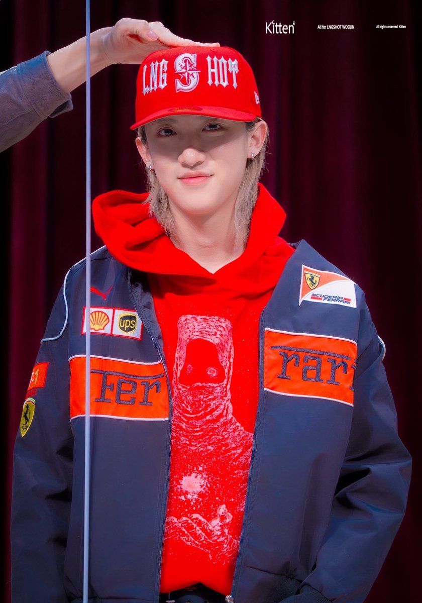 kolorhiphopujin's tweet photo. makasih mbak kitten udah mendokumentasikan woojin merah yang sangat lucu ini🥺🌹 https://t.co/XCagoCS4oD