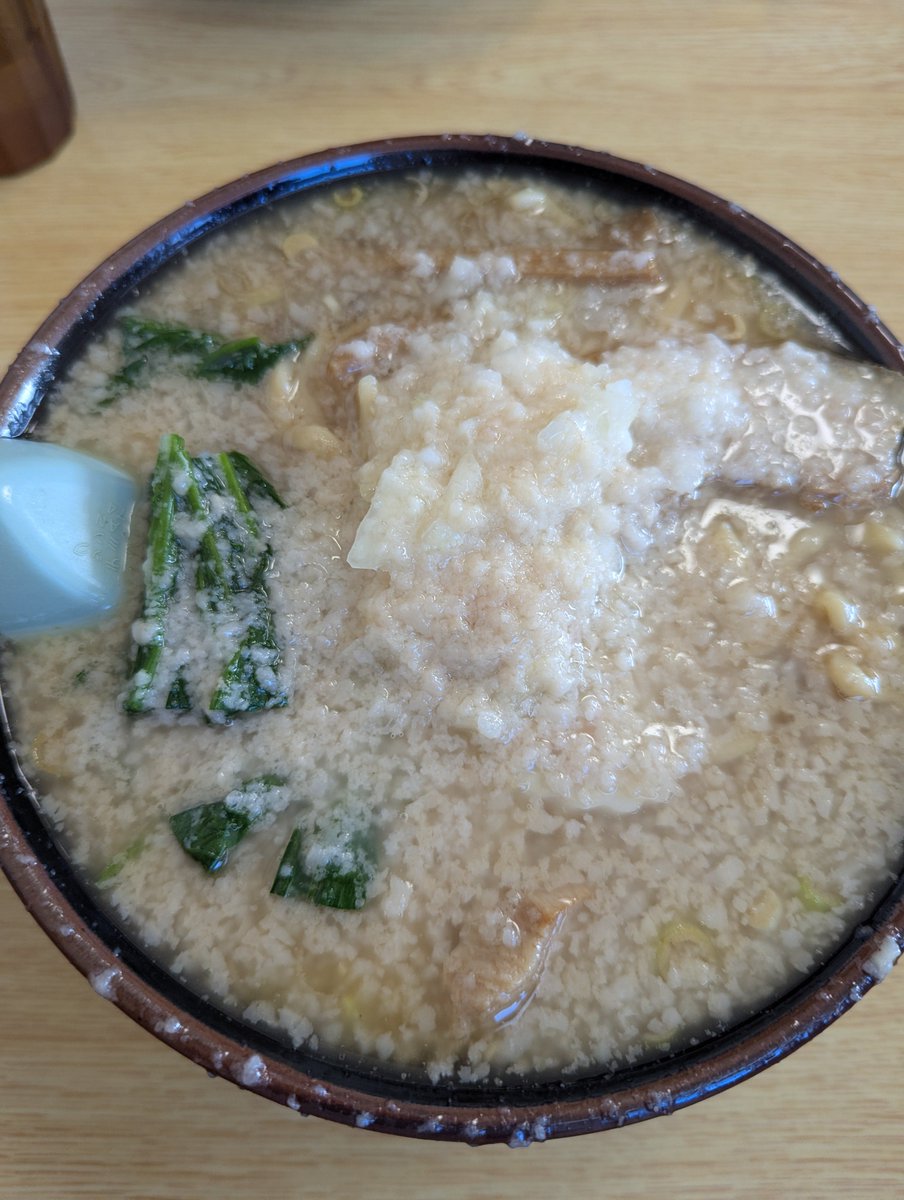 HIROKITI224's tweet photo. 大むら食堂
背脂たっぷりの燕背脂ラーメン https://t.co/r3CecQ1GLx